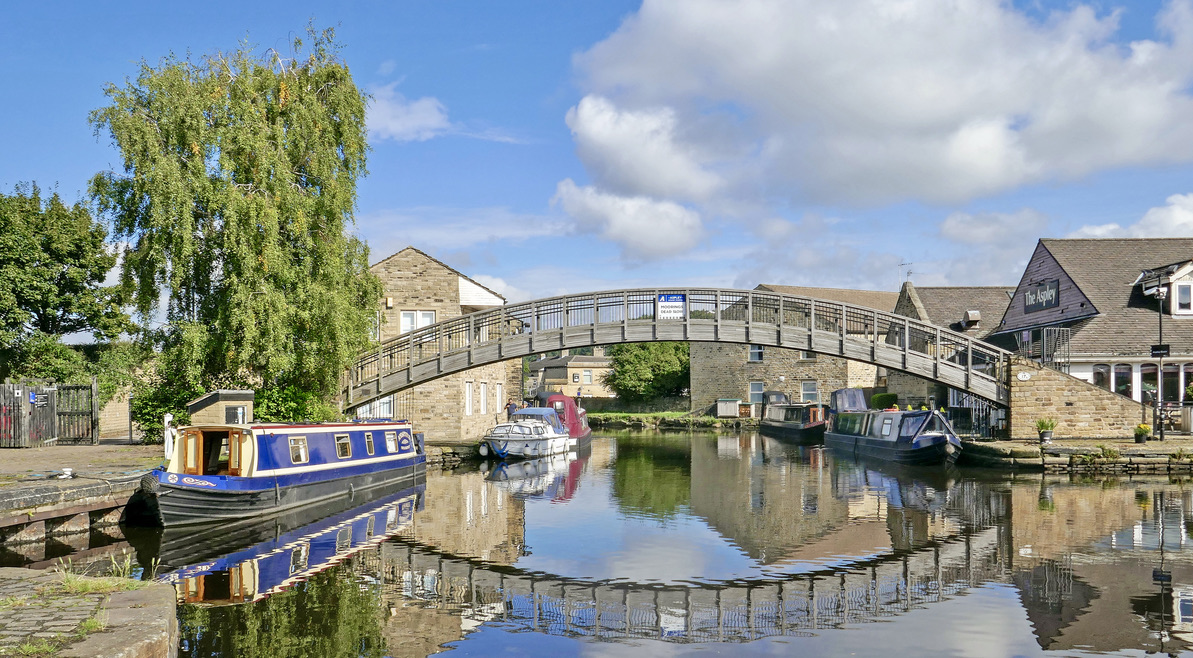 Aspley basin gallows bridge by tim green